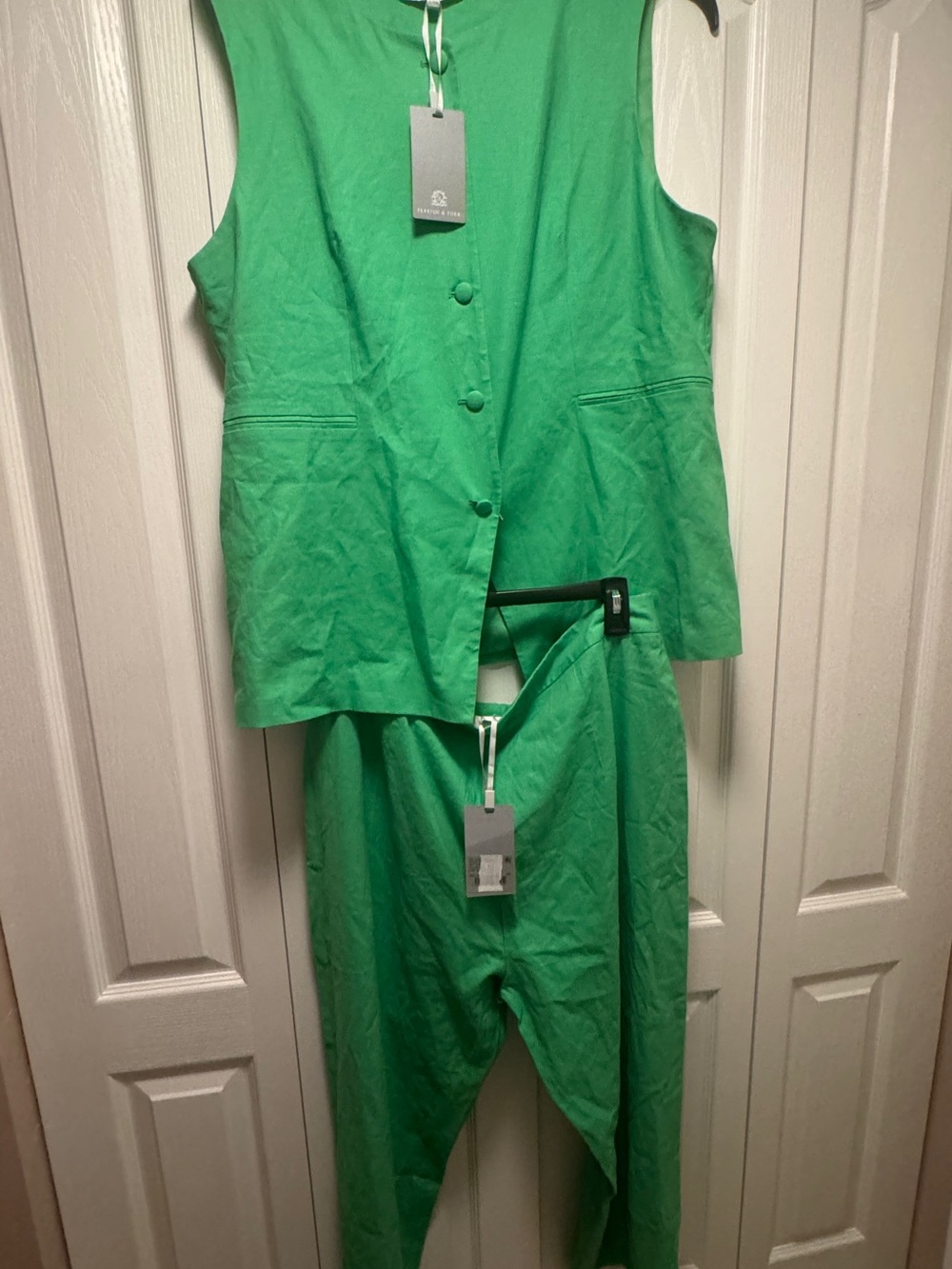 Preston & York Vibrant Green Sleeveless Vest and Pants Set